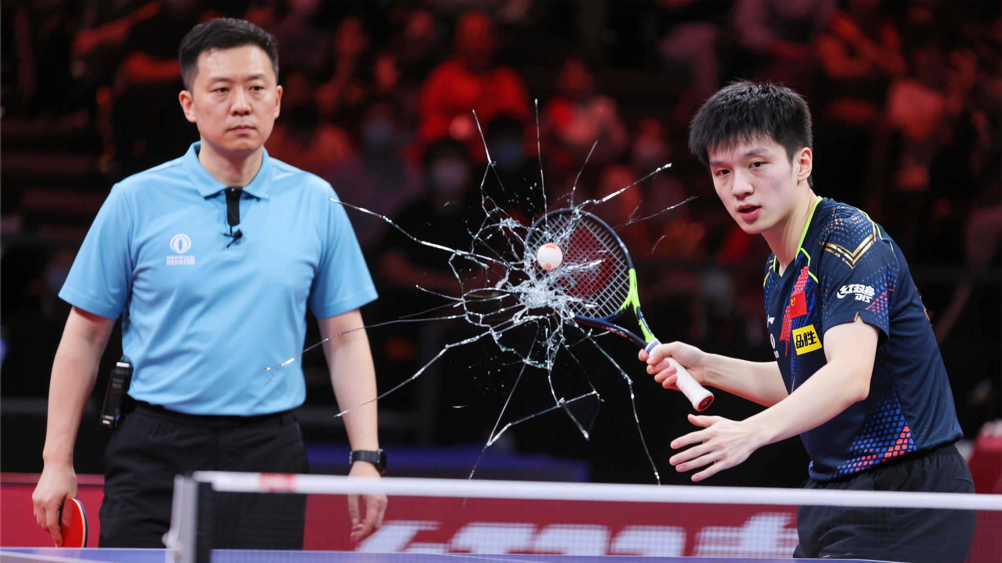 色逐渐从边 色逐渐从边