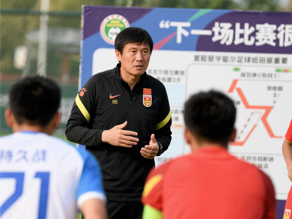 员们严格执 员们严格执